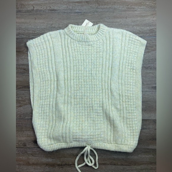 Universal Thread Pale Yellow Beige Sweater Vest Or Poncho, OSFM, Waist Tie - Picture 1 of 13